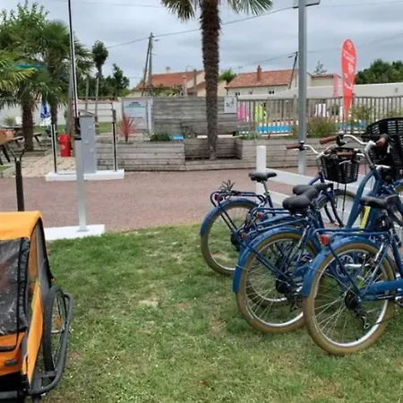 Mobil Confort Avec Terrasse - 4 Pers. - Api-1-52-1690 *